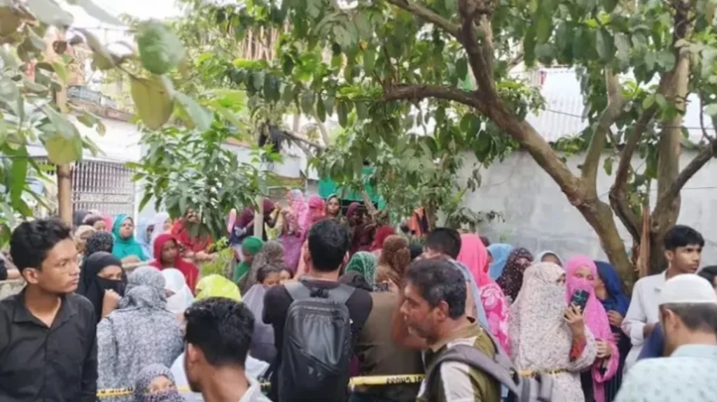 কুমিল্লায় মা ও বোনকে কুপিয়ে হত্যা, ছেলে-পুত্রবধূ আটক